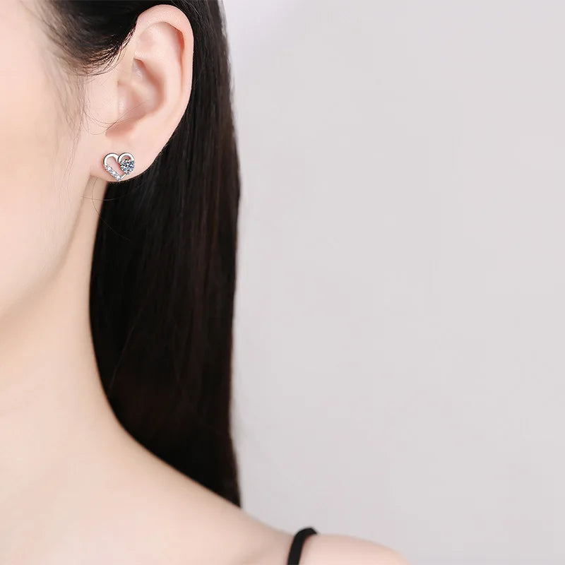 Joaillerie Céleste Solitaire Stud Earrings