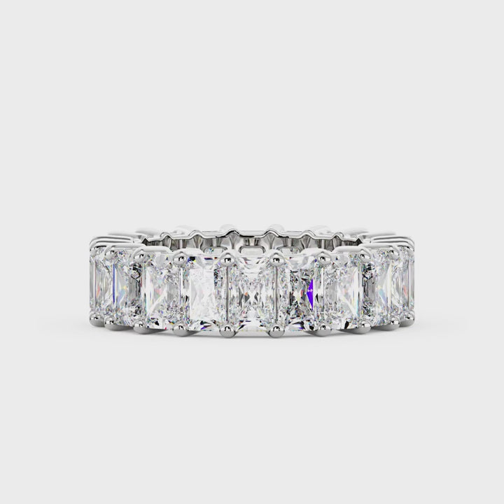The Elara Radiant Cut Moissanite Band